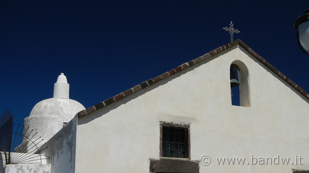 DSCN8793.JPG - Arriviamo in località Quattropani presso il Santuario di Maria SS. della Catena - Località Chiesa Vecchia